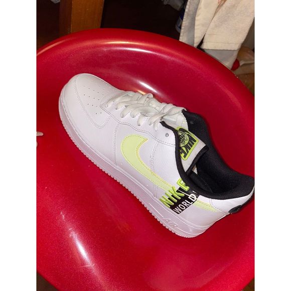 (LEFT FOOT ONLY!!!!) AF1 ‘07 LV8 “Worldwide Pack - Volt “ - Picture 2 of 6